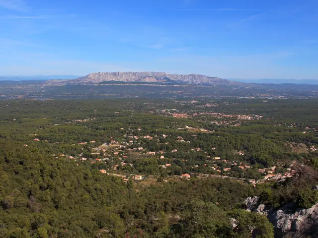 Panorama sur la Sainte Victoire