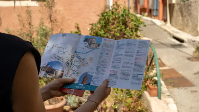 Jlo Oti Brochures, Aubagne 8