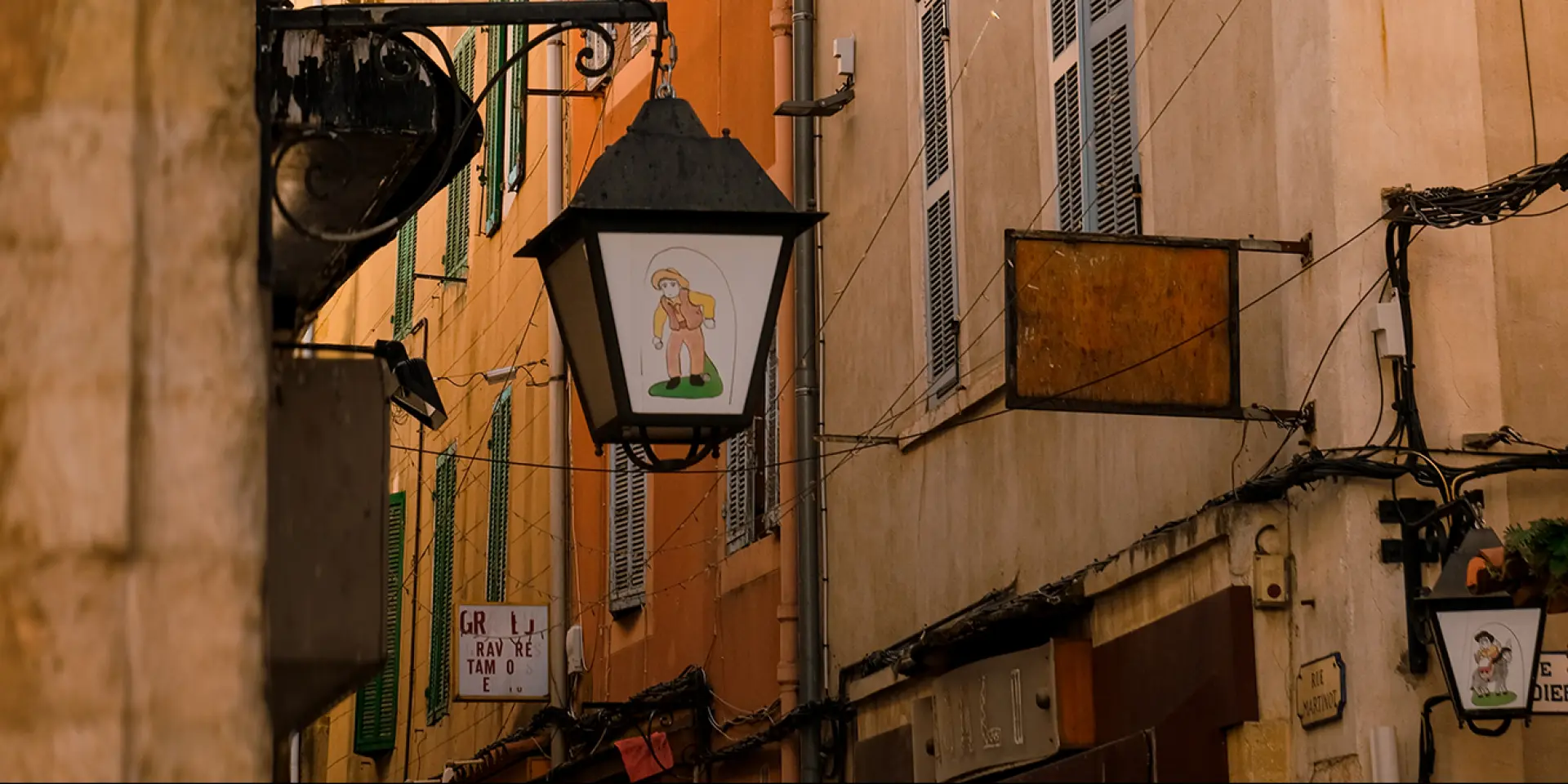 ruelle dans le centre ancien d'aubagne